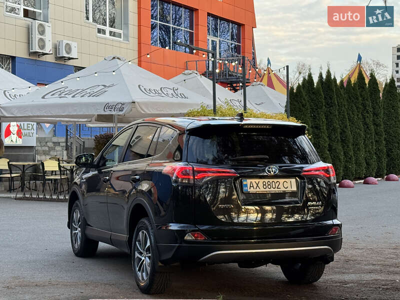 Внедорожник / Кроссовер Toyota RAV4 2017 в Харькове фото 6 Внедорожник / Кроссовер Toyota RAV4 2017 в Харькове