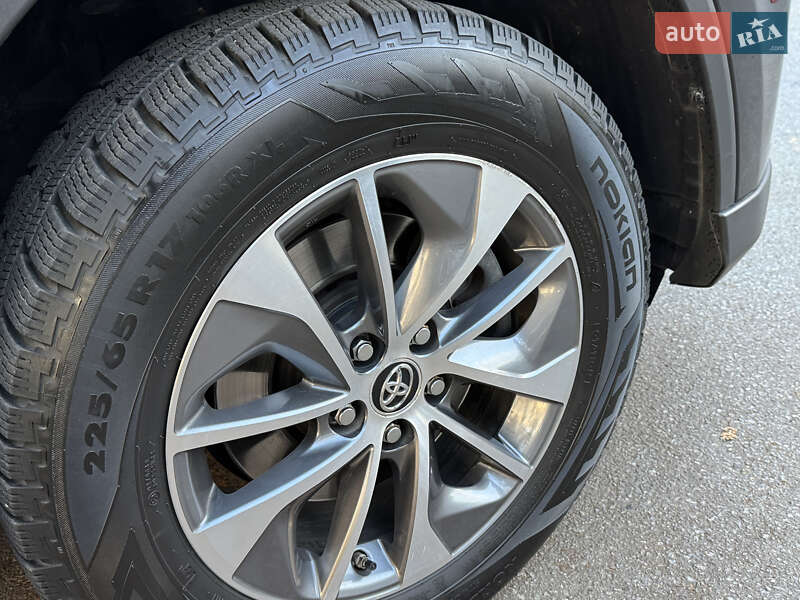 Внедорожник / Кроссовер Toyota RAV4 2017 в Харькове фото 15 Внедорожник / Кроссовер Toyota RAV4 2017 в Харькове