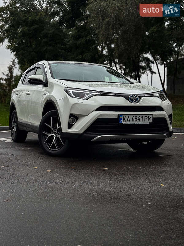 Внедорожник / Кроссовер Toyota RAV4 2017 в Киеве фото 2 Внедорожник / Кроссовер Toyota RAV4 2017 в Киеве