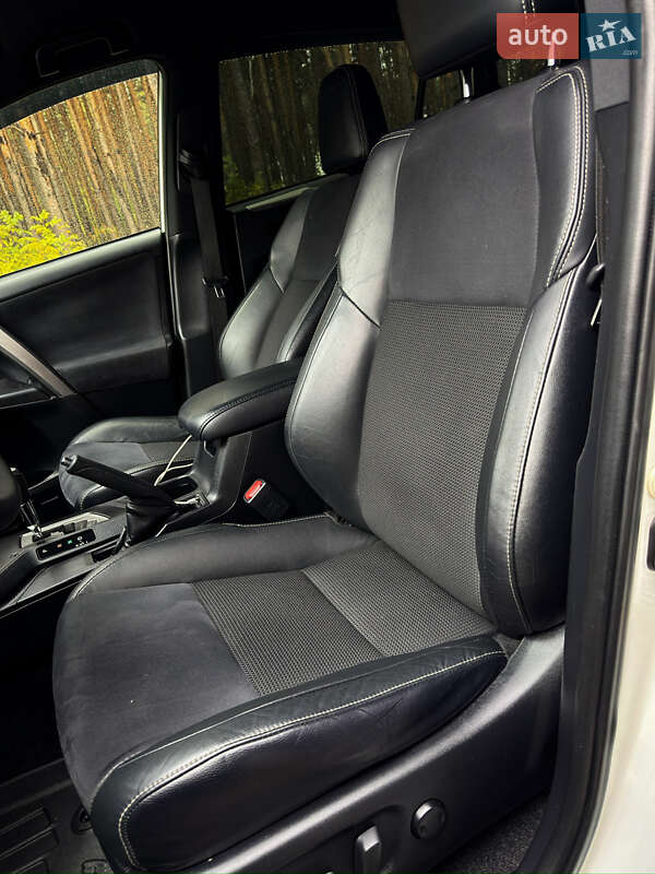 Внедорожник / Кроссовер Toyota RAV4 2017 в Киеве фото 13 Внедорожник / Кроссовер Toyota RAV4 2017 в Киеве