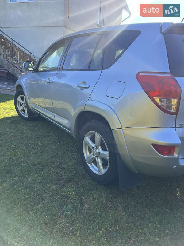 Внедорожник / Кроссовер Toyota RAV4 2008 в Меденичах