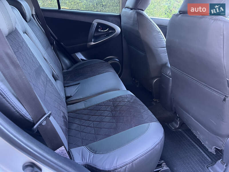 Внедорожник / Кроссовер Toyota RAV4 2008 в Меденичах