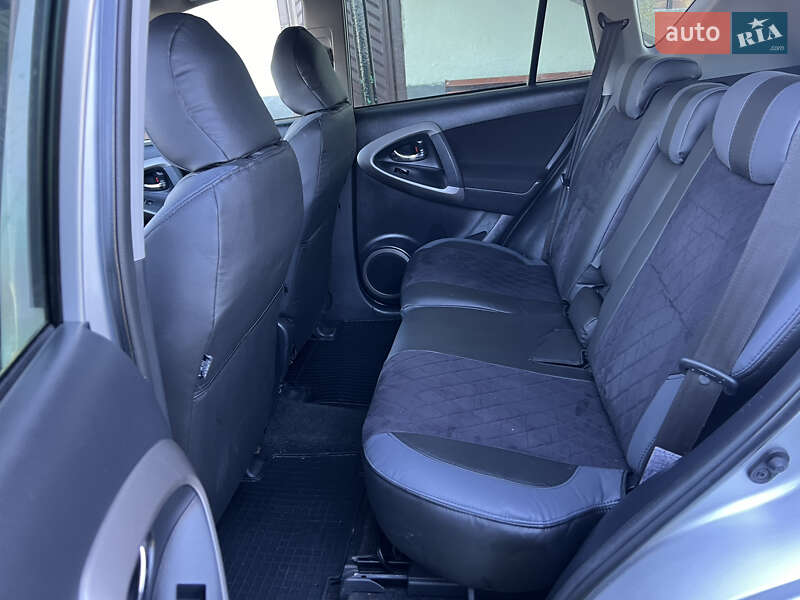 Внедорожник / Кроссовер Toyota RAV4 2008 в Меденичах