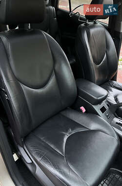 Позашляховик / Кросовер Toyota RAV4 2006 в Харкові