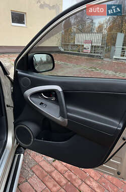 Позашляховик / Кросовер Toyota RAV4 2006 в Харкові
