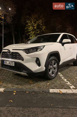 Внедорожник / Кроссовер Toyota RAV4 2023 в Харькове