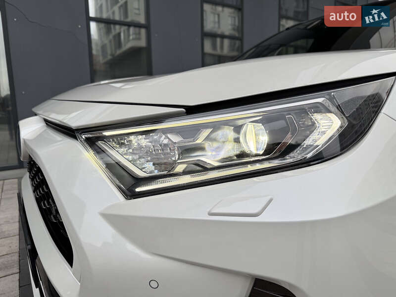 Внедорожник / Кроссовер Toyota RAV4 2019 в Львове