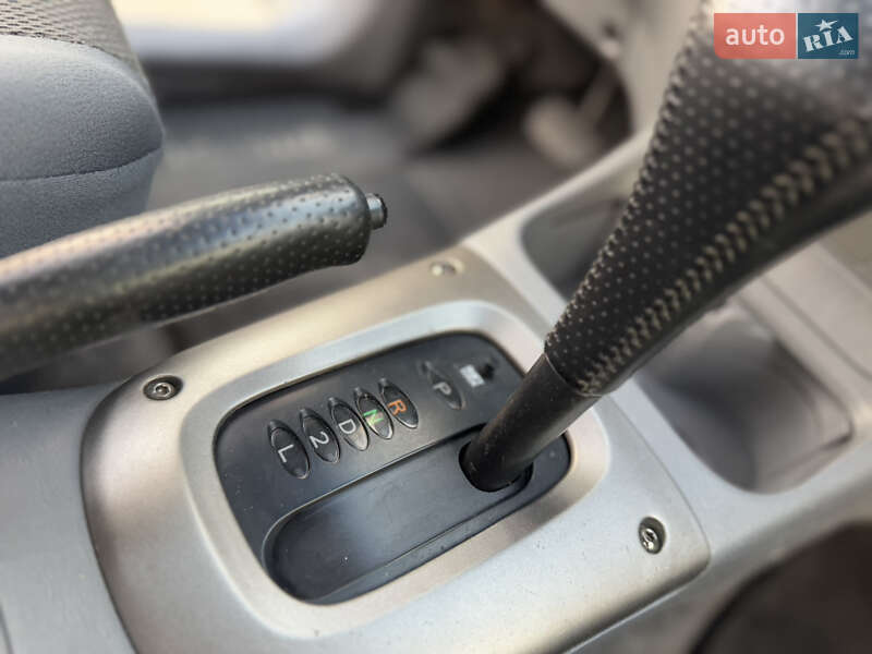 Позашляховик / Кросовер Toyota RAV4 2003 в Одесі