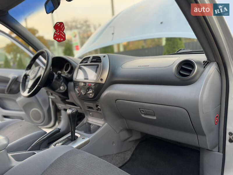 Позашляховик / Кросовер Toyota RAV4 2003 в Одесі