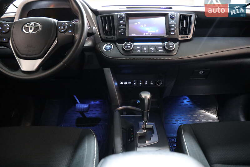 Внедорожник / Кроссовер Toyota RAV4 2017 в Луцке фото 16 Внедорожник / Кроссовер Toyota RAV4 2017 в Луцке