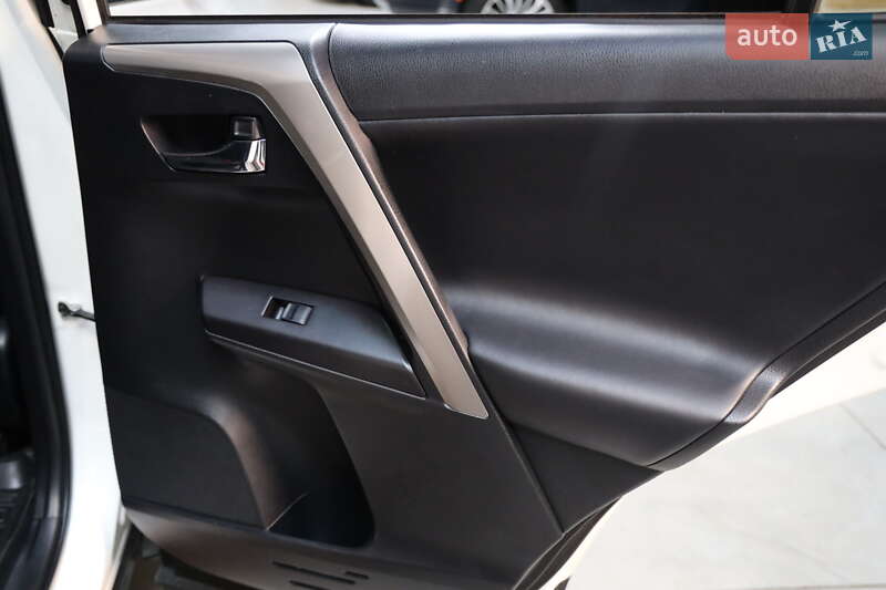 Внедорожник / Кроссовер Toyota RAV4 2017 в Луцке фото 33 Внедорожник / Кроссовер Toyota RAV4 2017 в Луцке