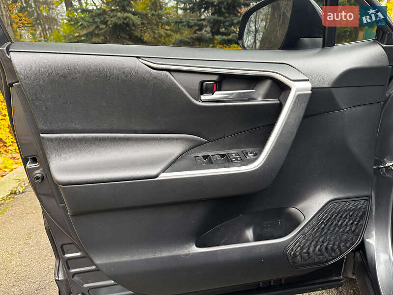 Внедорожник / Кроссовер Toyota RAV4 2019 в Киеве фото 13 Внедорожник / Кроссовер Toyota RAV4 2019 в Киеве