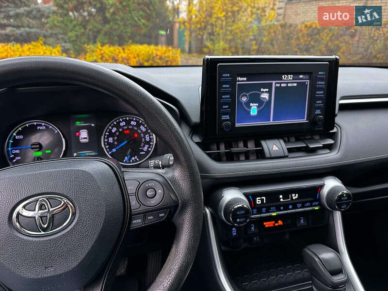 Внедорожник / Кроссовер Toyota RAV4 2019 в Киеве фото 27 Внедорожник / Кроссовер Toyota RAV4 2019 в Киеве