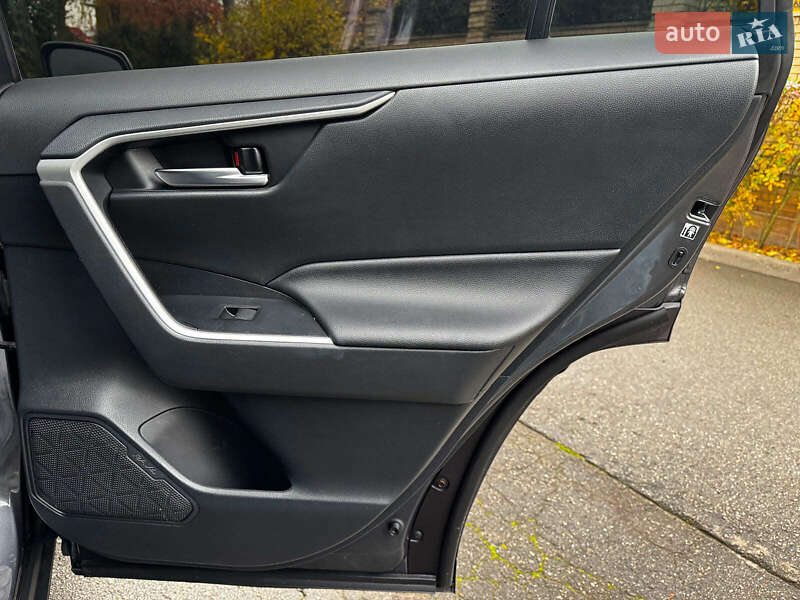 Внедорожник / Кроссовер Toyota RAV4 2019 в Киеве фото 33 Внедорожник / Кроссовер Toyota RAV4 2019 в Киеве