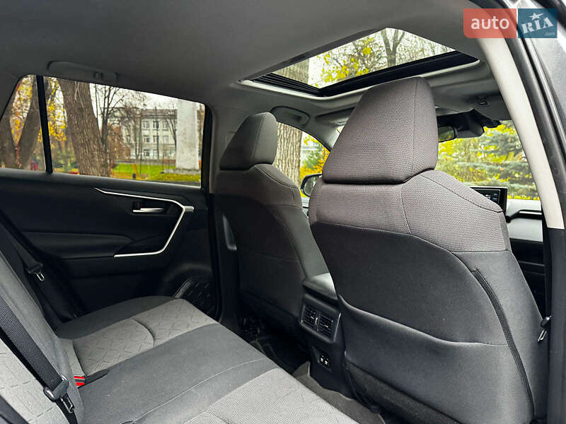 Внедорожник / Кроссовер Toyota RAV4 2019 в Киеве фото 34 Внедорожник / Кроссовер Toyota RAV4 2019 в Киеве