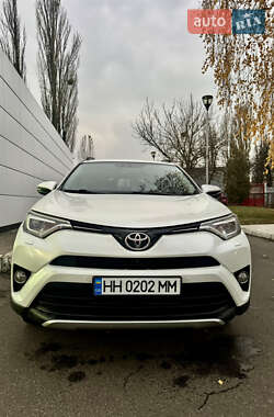 Позашляховик / Кросовер Toyota RAV4 2015 в Миколаєві