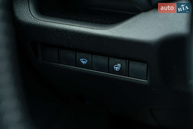 Внедорожник / Кроссовер Toyota RAV4 2019 в Черновцах