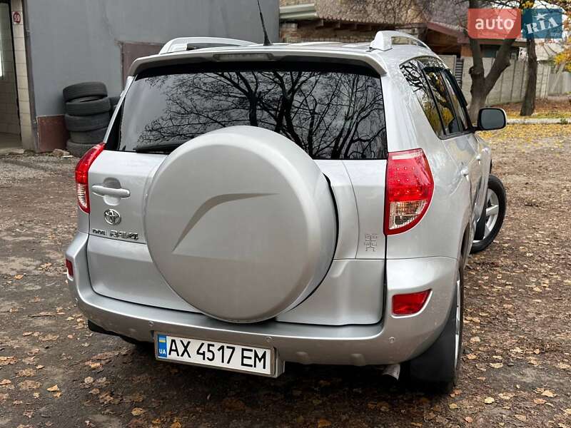 Внедорожник / Кроссовер Toyota RAV4 2008 в Харькове