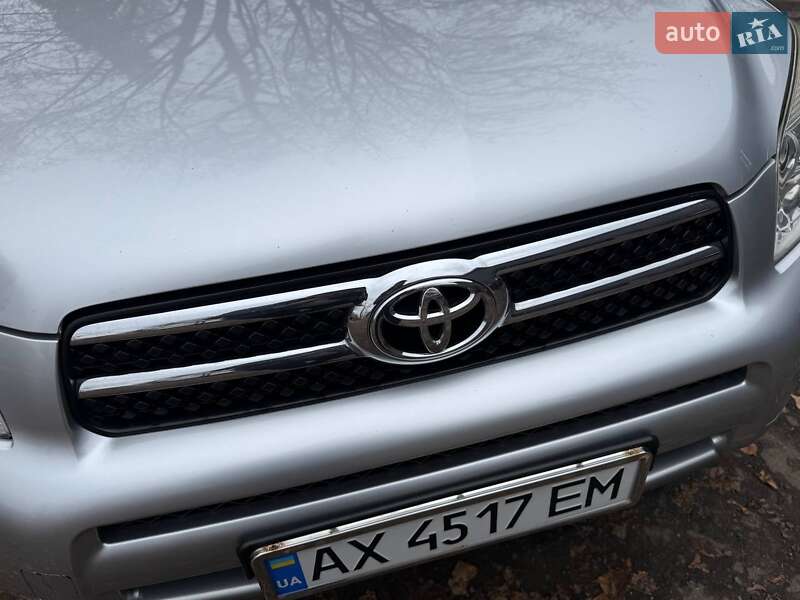 Внедорожник / Кроссовер Toyota RAV4 2008 в Харькове