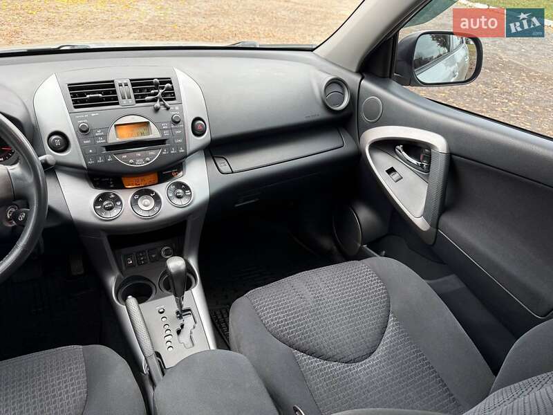 Внедорожник / Кроссовер Toyota RAV4 2008 в Харькове