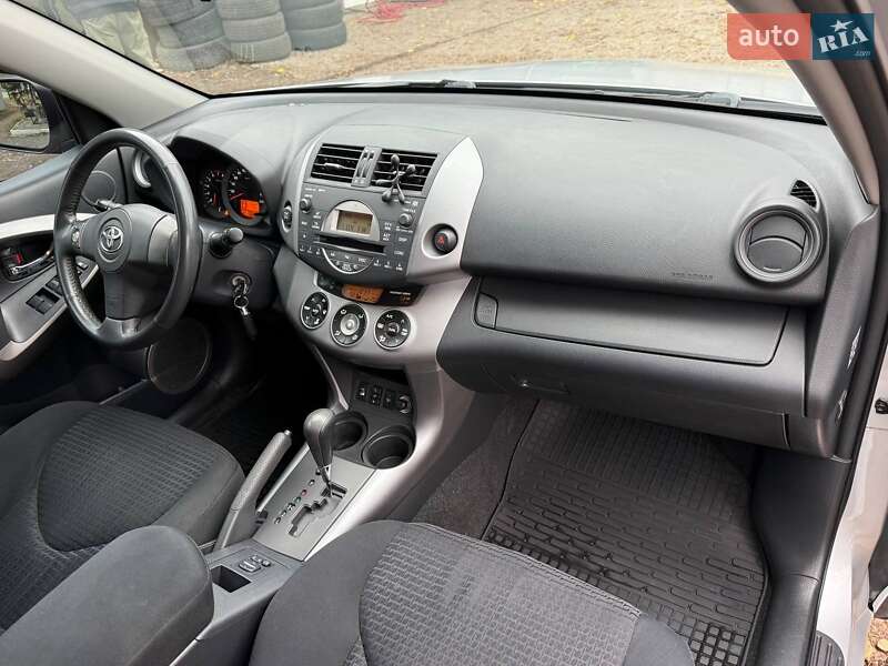 Внедорожник / Кроссовер Toyota RAV4 2008 в Харькове
