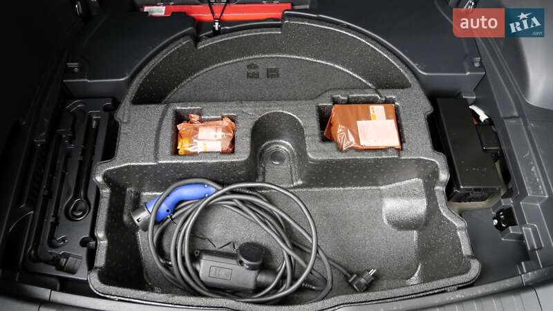 Позашляховик / Кросовер Toyota RAV4 2020 в Львові