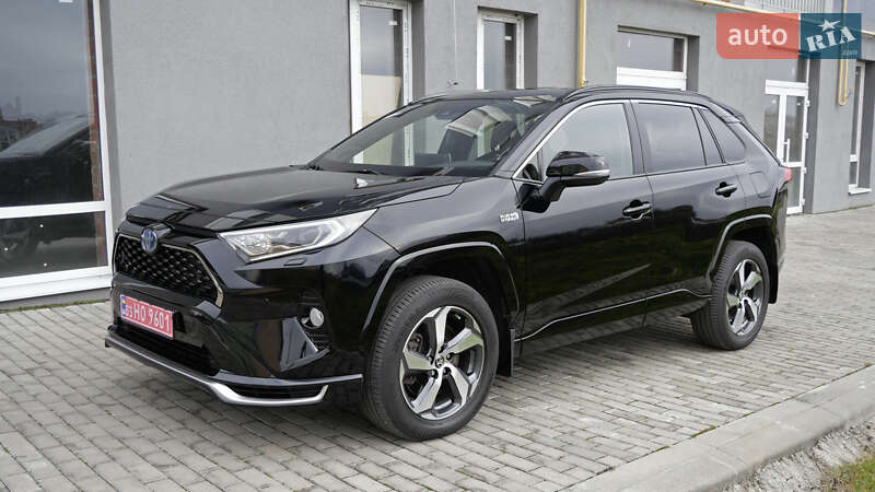 Позашляховик / Кросовер Toyota RAV4 2020 в Львові