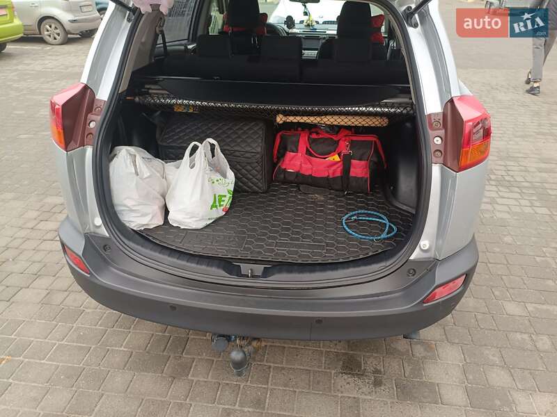 Позашляховик / Кросовер Toyota RAV4 2015 в Павлограді фото 6 Позашляховик / Кросовер Toyota RAV4 2015 в Павлограді