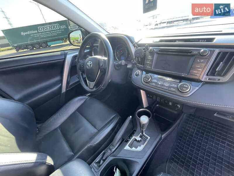 Позашляховик / Кросовер Toyota RAV4 2014 в Мукачевому