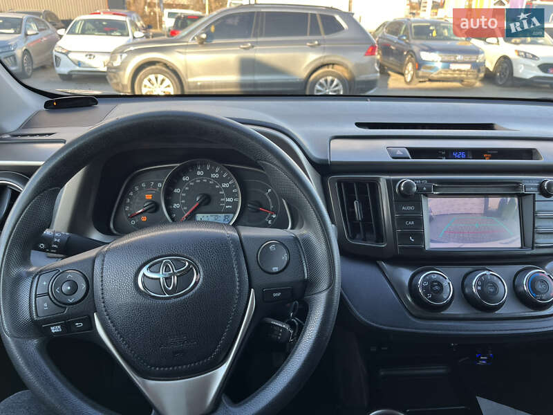 Позашляховик / Кросовер Toyota RAV4 2015 в Львові
