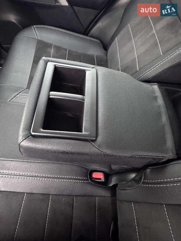 Позашляховик / Кросовер Toyota RAV4 2018 в Кривому Розі