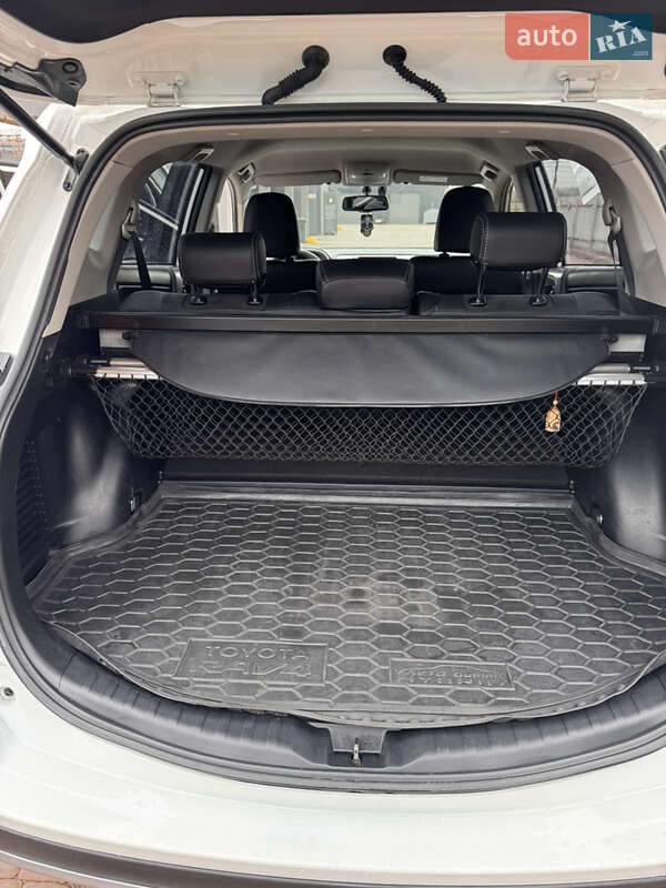 Позашляховик / Кросовер Toyota RAV4 2018 в Кривому Розі