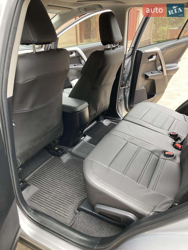Внедорожник / Кроссовер Toyota RAV4 2017 в Тернополе фото 5 Внедорожник / Кроссовер Toyota RAV4 2017 в Тернополе