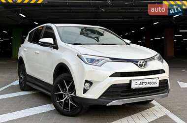 Внедорожник / Кроссовер Toyota RAV4 2017 в Киеве