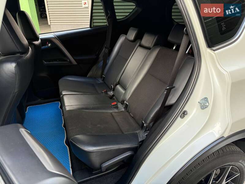 Внедорожник / Кроссовер Toyota RAV4 2017 в Киеве фото 10 Внедорожник / Кроссовер Toyota RAV4 2017 в Киеве