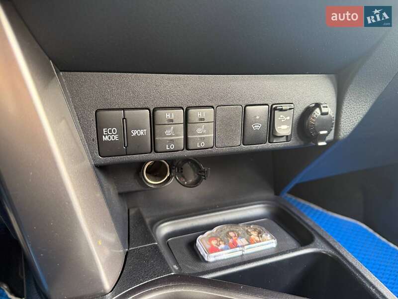 Внедорожник / Кроссовер Toyota RAV4 2017 в Киеве фото 19 Внедорожник / Кроссовер Toyota RAV4 2017 в Киеве