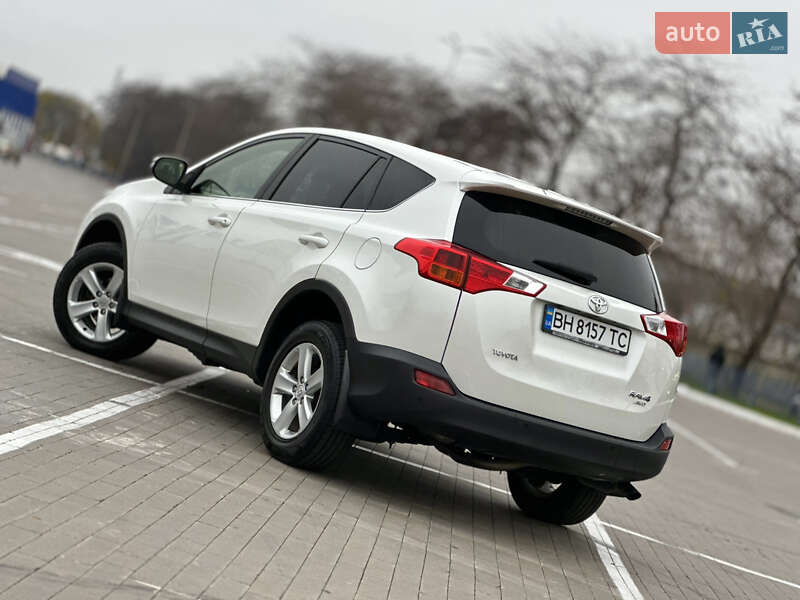 Позашляховик / Кросовер Toyota RAV4 2015 в Одесі