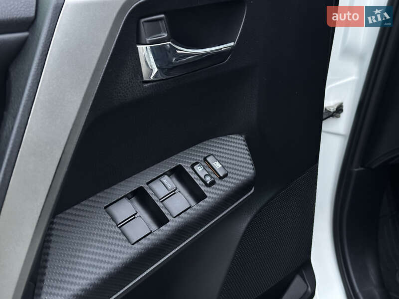 Позашляховик / Кросовер Toyota RAV4 2015 в Одесі