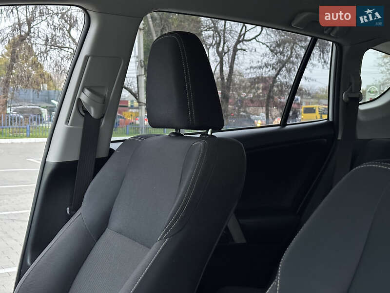 Позашляховик / Кросовер Toyota RAV4 2015 в Одесі