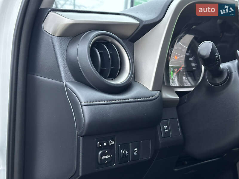 Позашляховик / Кросовер Toyota RAV4 2015 в Одесі