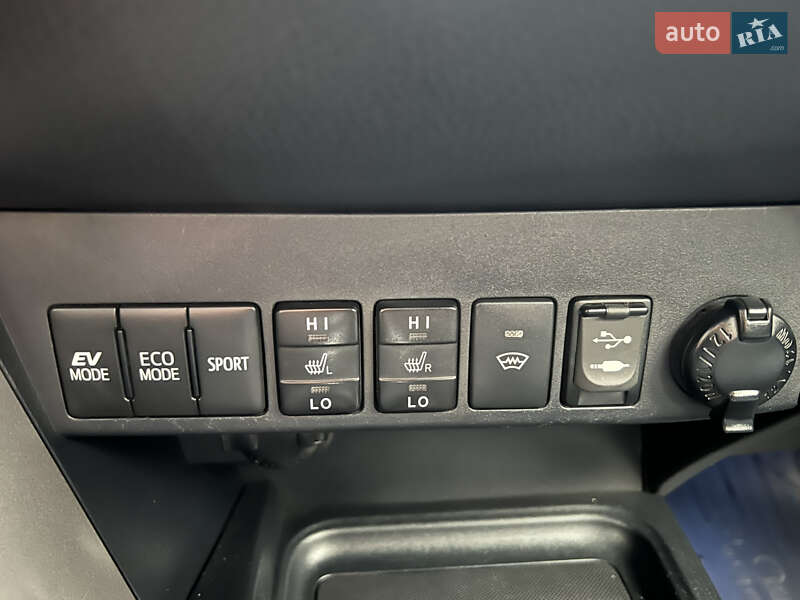 Внедорожник / Кроссовер Toyota RAV4 2017 в Виннице фото 45 Внедорожник / Кроссовер Toyota RAV4 2017 в Виннице