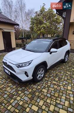 Внедорожник / Кроссовер Toyota RAV4 2021 в Киеве
