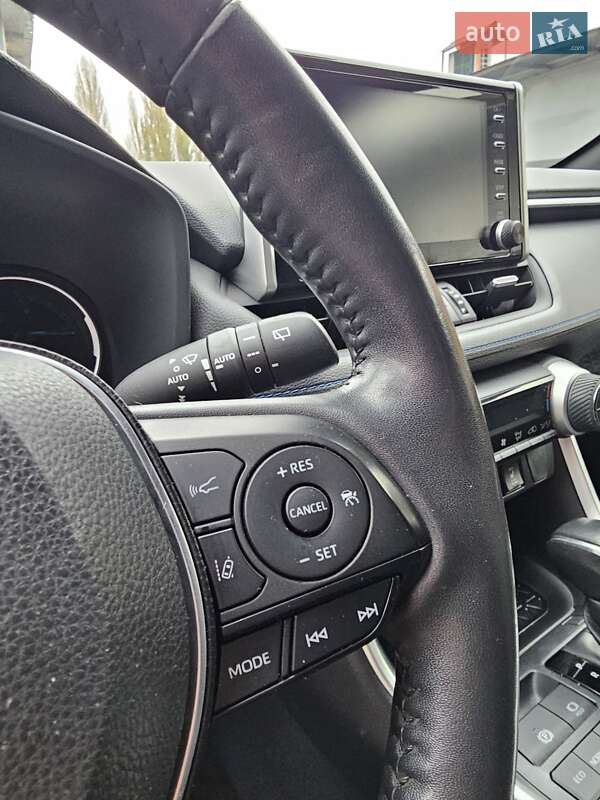 Внедорожник / Кроссовер Toyota RAV4 2019 в Киеве