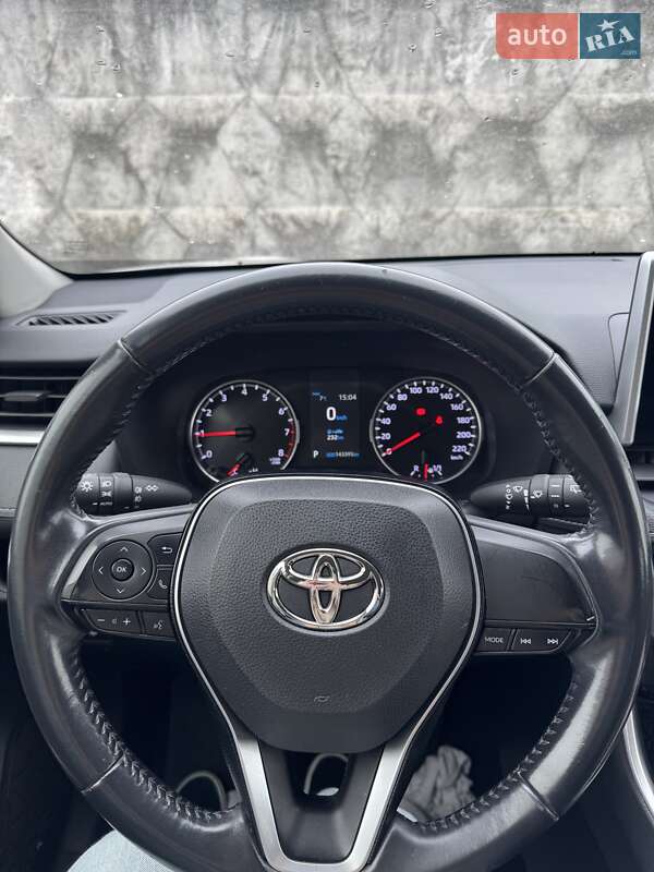 Позашляховик / Кросовер Toyota RAV4 2020 в Львові