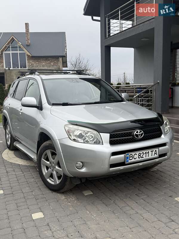 Внедорожник / Кроссовер Toyota RAV4 2007 в Жовкве