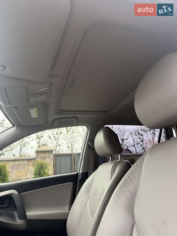 Внедорожник / Кроссовер Toyota RAV4 2007 в Жовкве