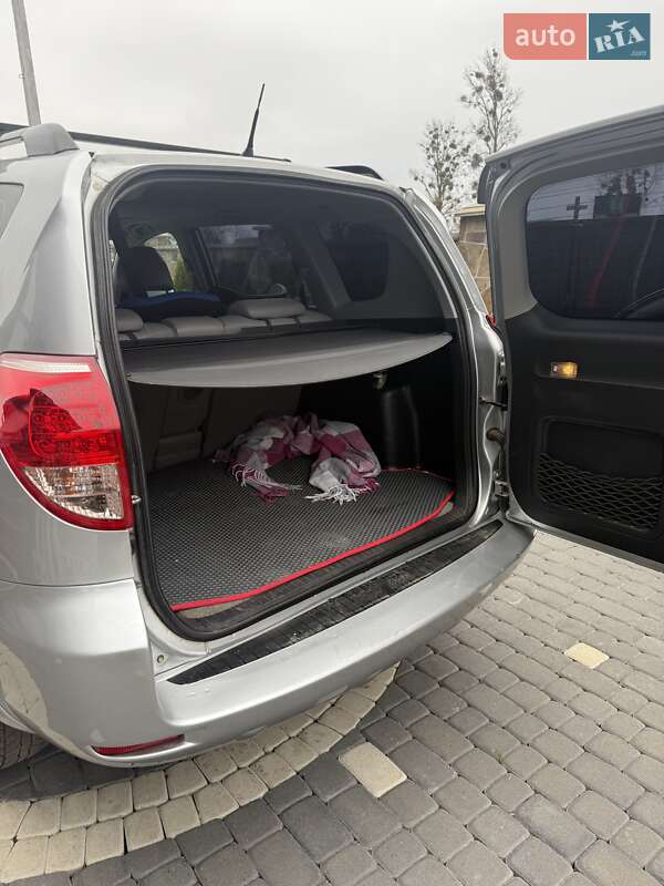 Внедорожник / Кроссовер Toyota RAV4 2007 в Жовкве