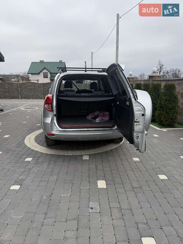 Внедорожник / Кроссовер Toyota RAV4 2007 в Жовкве