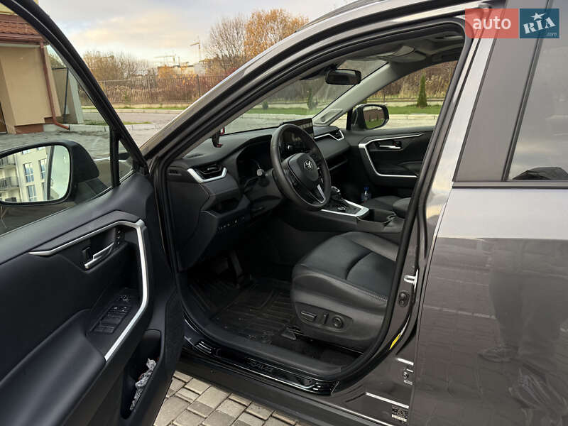 Позашляховик / Кросовер Toyota RAV4 2023 в Львові фото 12 Позашляховик / Кросовер Toyota RAV4 2023 в Львові