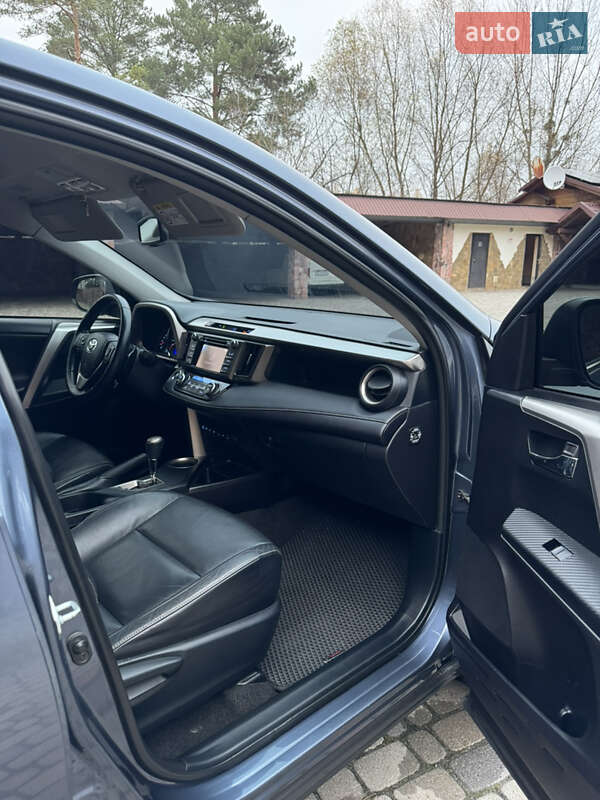 Внедорожник / Кроссовер Toyota RAV4 2013 в Любомле